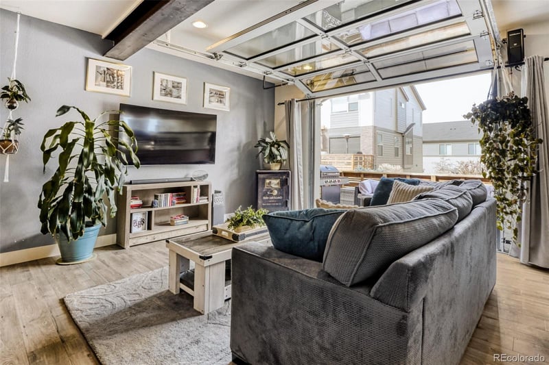 19562 Sunset Cir, Centennial, CO 80015