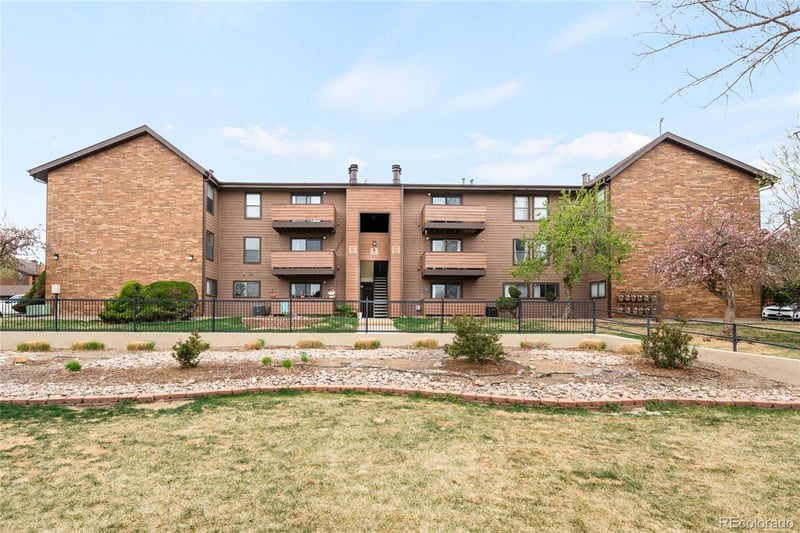 211 Wright St #106, Lakewood, CO 80228