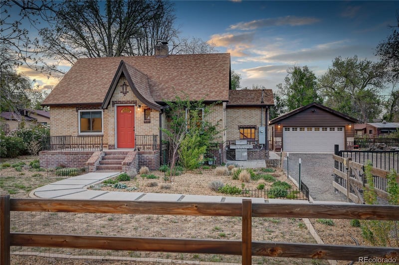 6907 12th Ave, Lakewood, CO 80214