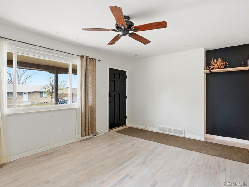 8158 Loretta Dr, Denver, CO 80221