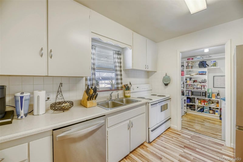 4745 Logan St, Englewood, CO 80113