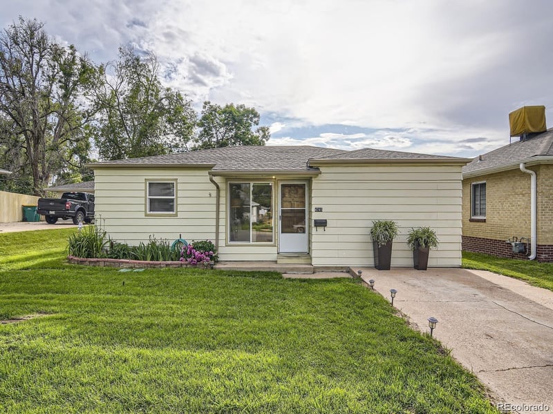 4745 Logan St, Englewood, CO 80113