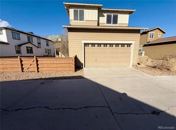 10049 Southlawn Cir, Commerce City, CO 80022