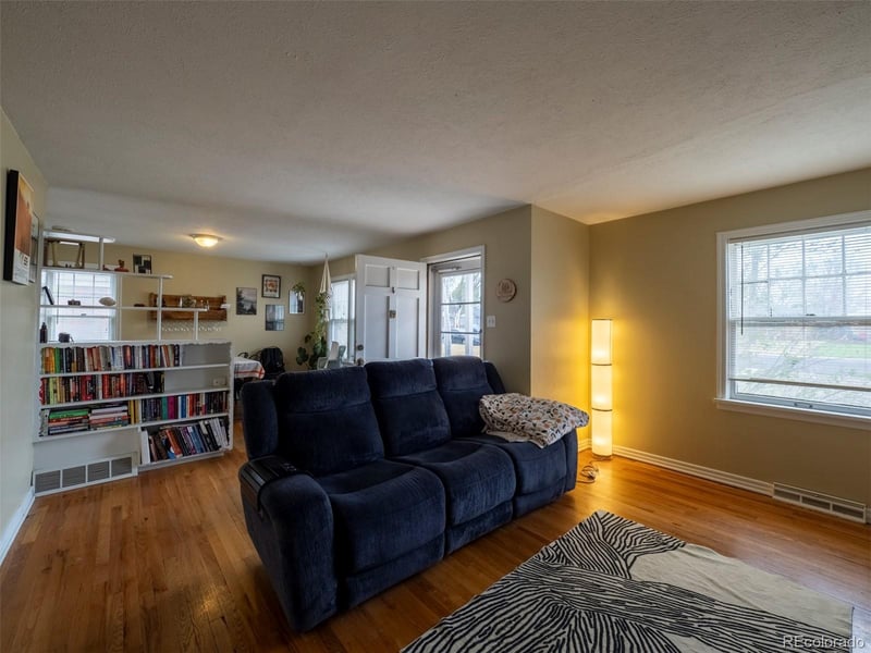 2880 Oneida St, Denver, CO 80207