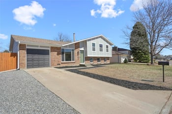 9457 Hamilton Dr, Lakewood, CO 80227