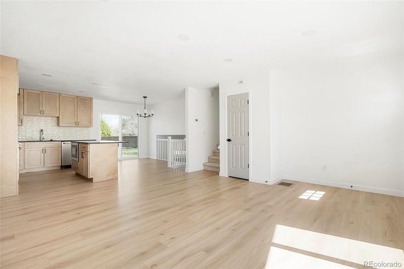 9457 Hamilton Dr, Lakewood, CO 80227