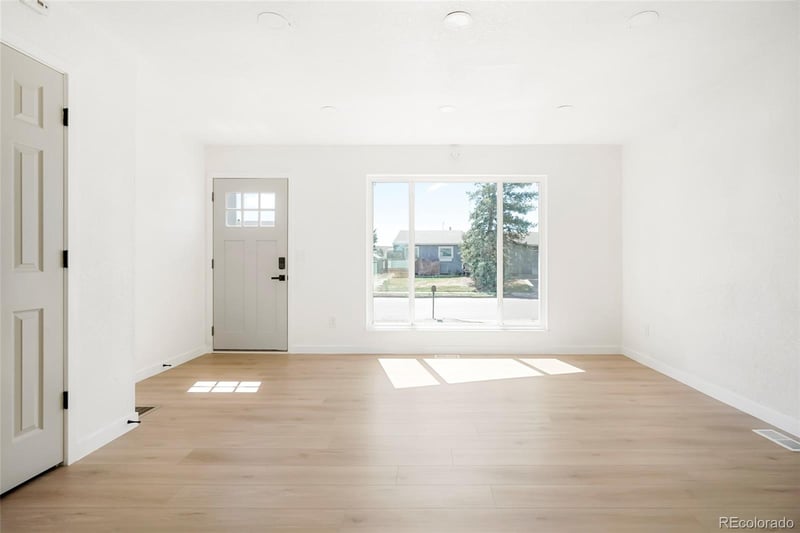 9457 Hamilton Dr, Lakewood, CO 80227