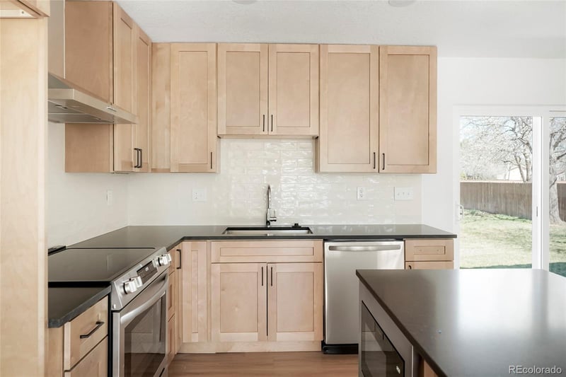 9457 Hamilton Dr, Lakewood, CO 80227