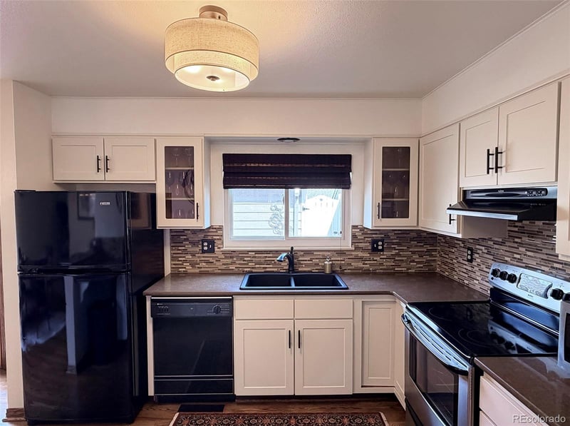 7166 Briarwood Dr, Centennial, CO 80112