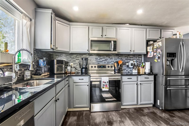 9360 Nagel Dr, Thornton, CO 80229