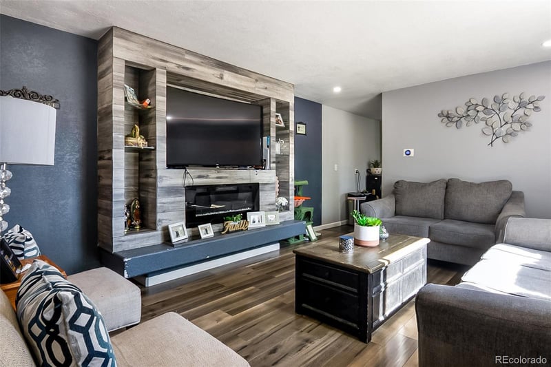 9360 Nagel Dr, Thornton, CO 80229