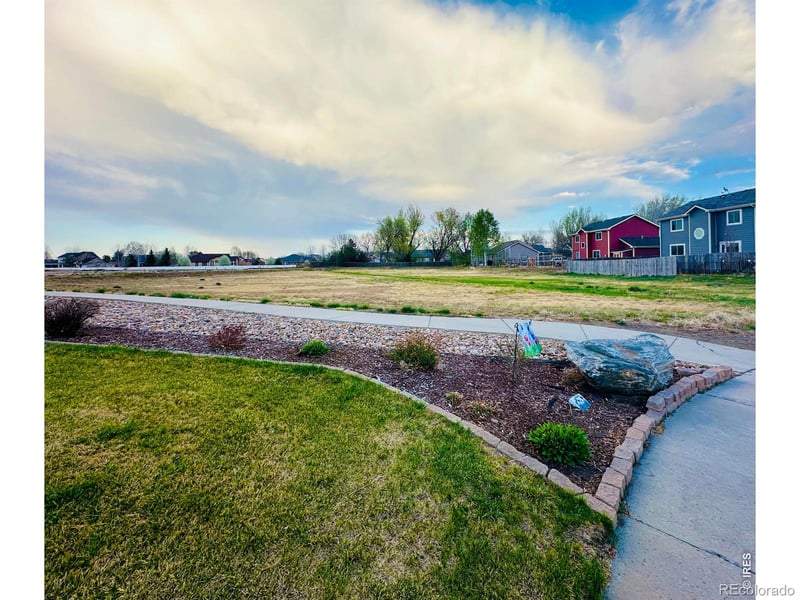 2105 Kiersi Ct, Johnstown, CO 80534