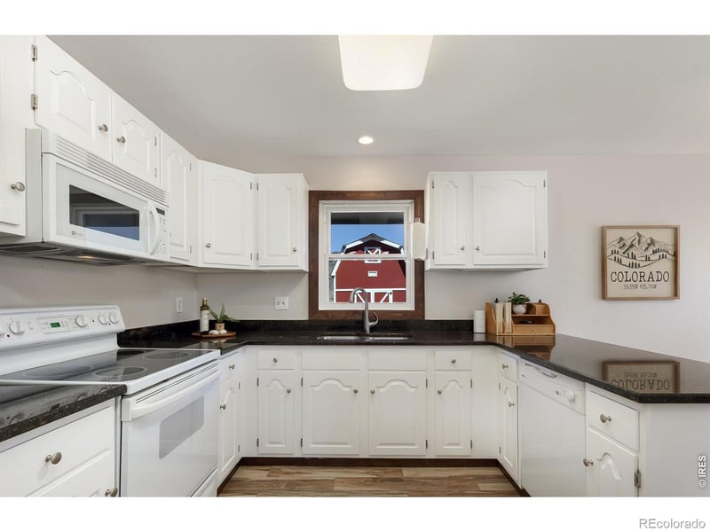 1050 Sunrise Dr, Lyons, CO 80540