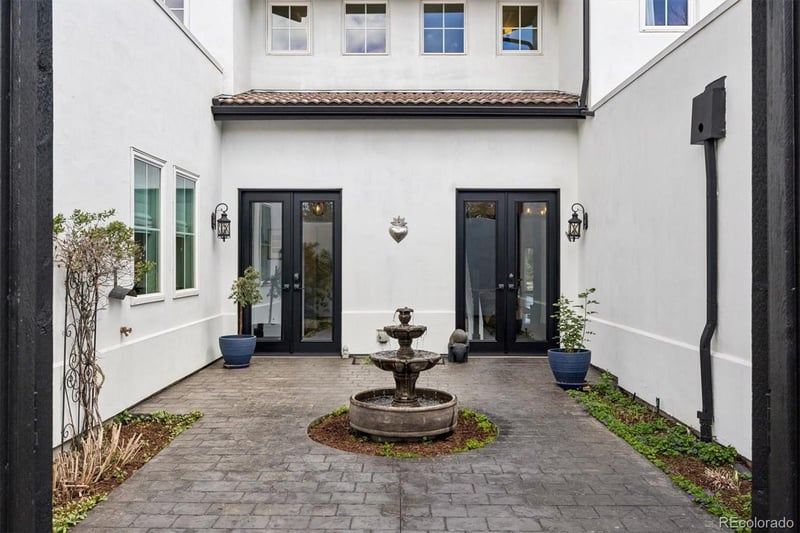 2500 Jackson St, Denver, CO 80210