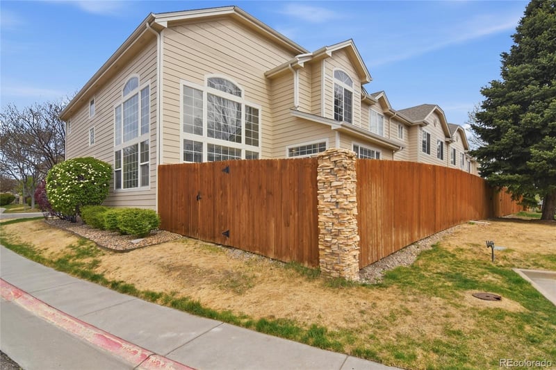 8901 Phillips Dr, Littleton, CO 80128