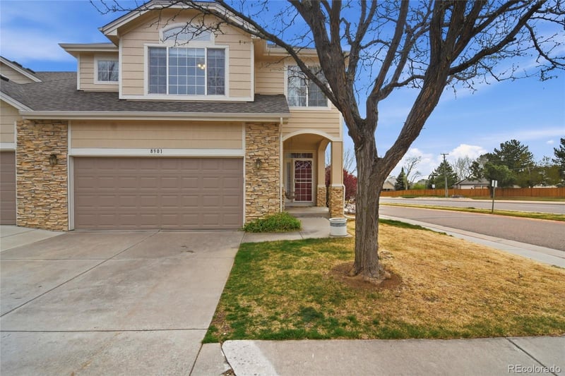 8901 Phillips Dr, Littleton, CO 80128