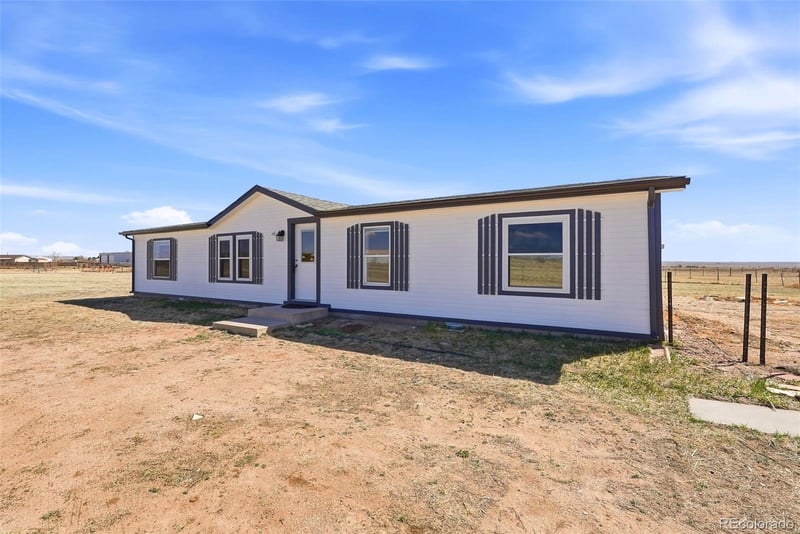 205 Longhorn Cattle Dr, Calhan, CO 80808