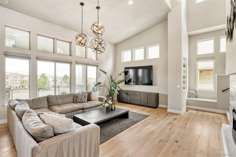 10491 Sky Dr, Lone Tree, CO 80124