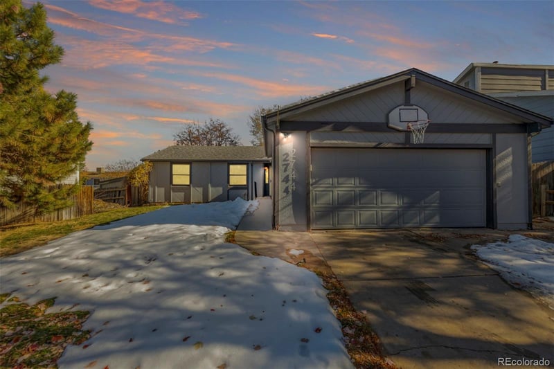 2744 Pitkin St, Aurora, CO 80013