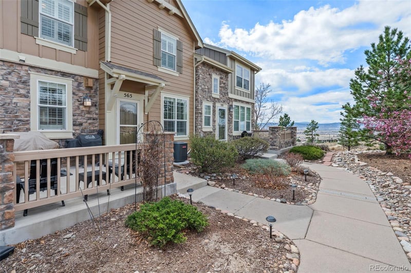 565 Hanging Rock Pl, Castle Rock, CO 80108