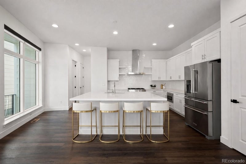 21416 61st Dr, Aurora, CO 80019