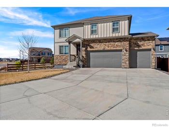 2555 Siskin Way, Johnstown, CO 80534