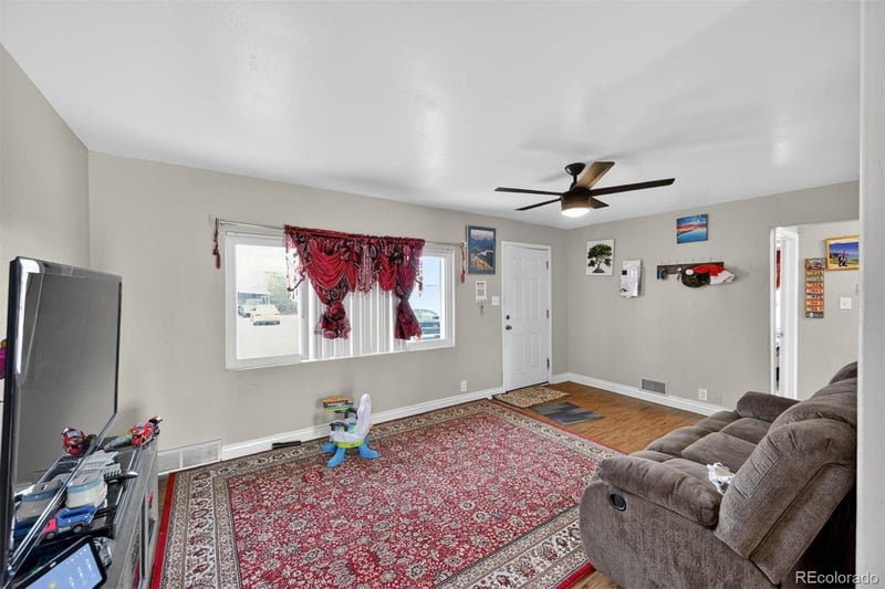 880 Lansing St, Aurora, CO 80010