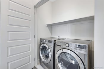 19570 Sunset Cir, Aurora, CO 80015