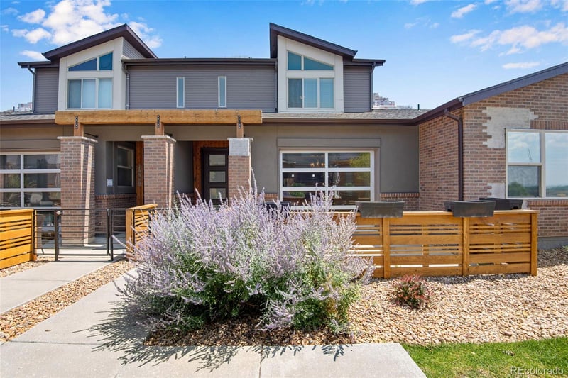 19570 Sunset Cir, Aurora, CO 80015