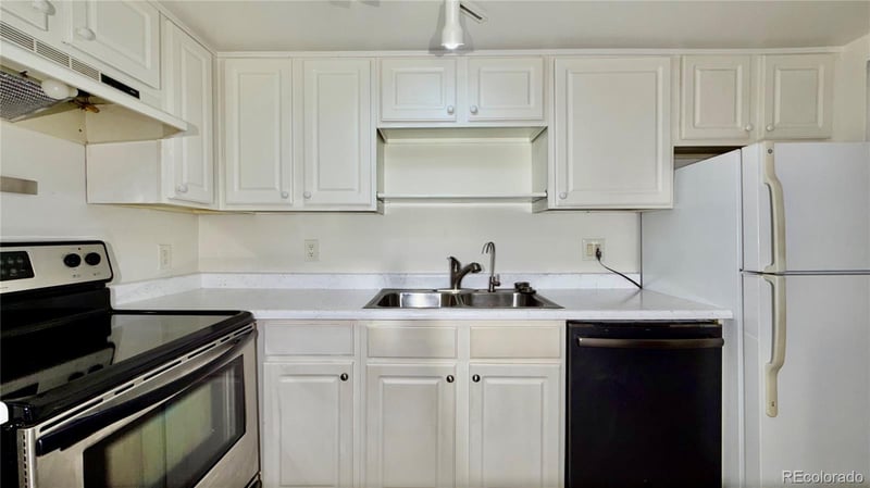 9725 Harvard Ave #411, Denver, CO 80231