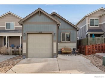 1216 Hummingbird Cir, Longmont, CO 80501