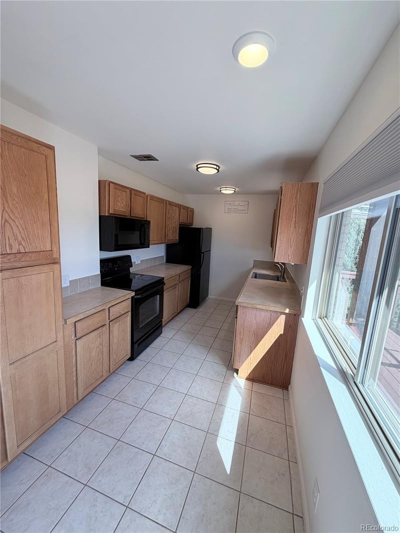 4466 Pondview Dr, Littleton, CO 80123