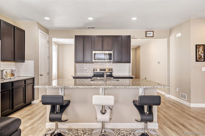 27824 9th Ln, Aurora, CO 80018