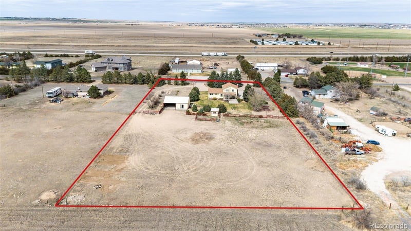55004 E Bison Dr, Strasburg, CO 80136