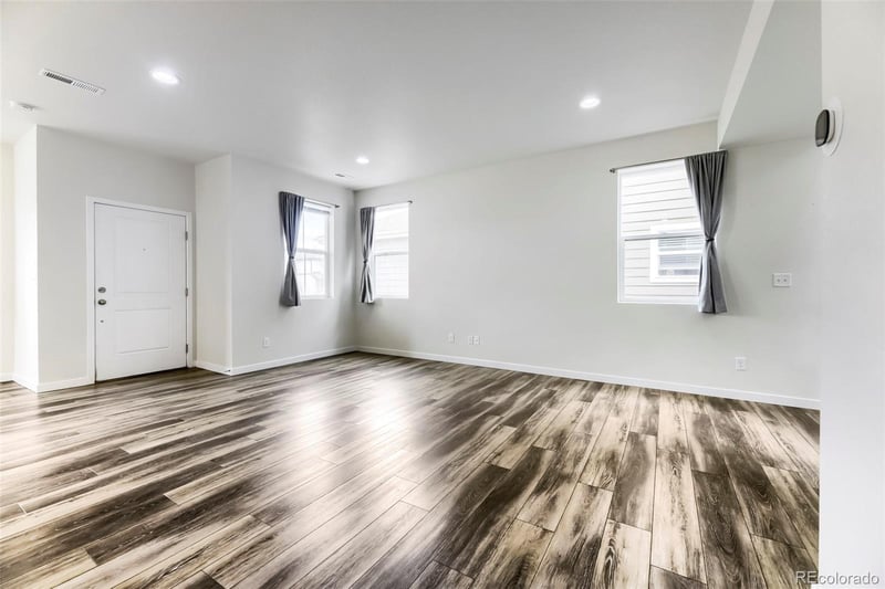 28435 8th Ave, Watkins, CO 80137