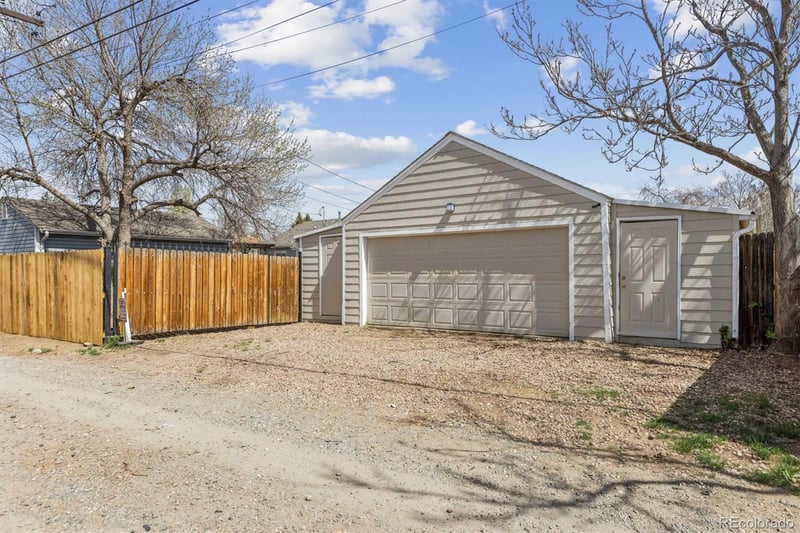 2037 Geneva St, Aurora, CO 80010