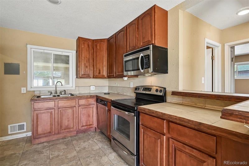 10823 Larson Dr, Northglenn, CO 80233