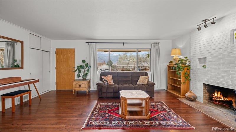 825 Panorama Dr, Colorado Springs, CO 80904