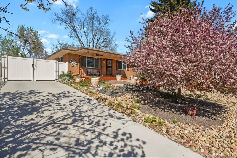 9305 52nd Ave, Arvada, CO 80002