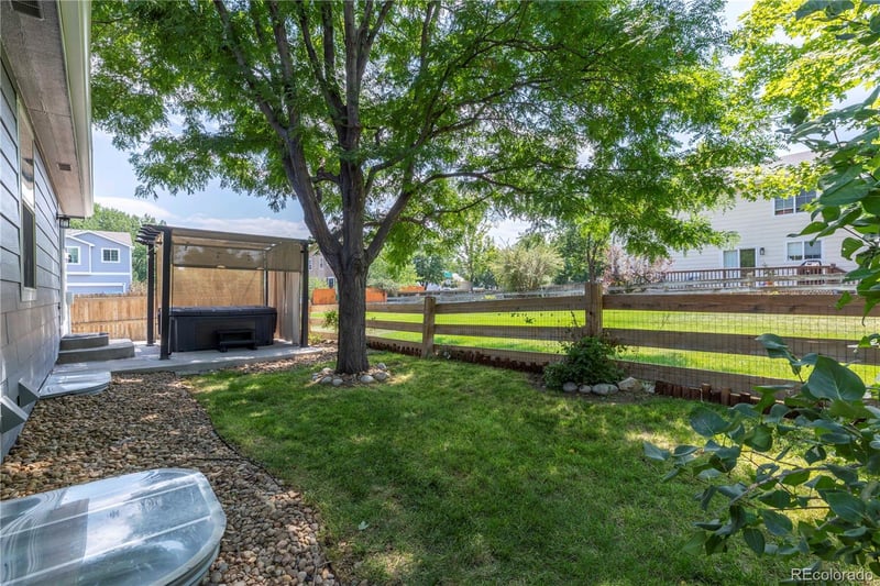 16496 Phillips Pl, Englewood, CO 80112