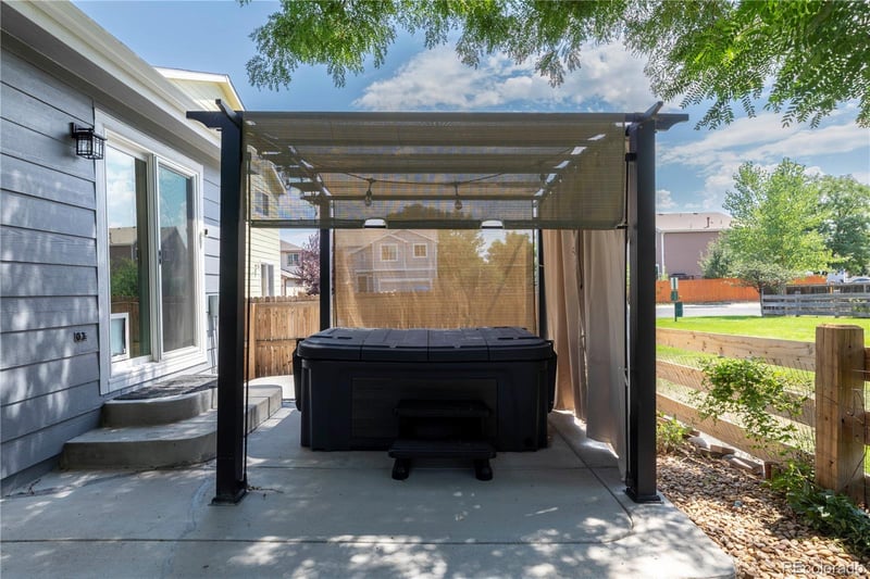 16496 Phillips Pl, Englewood, CO 80112