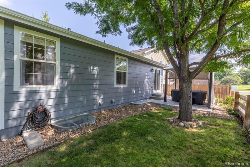 16496 Phillips Pl, Englewood, CO 80112