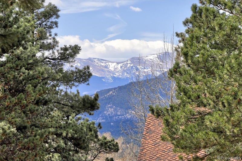 23776 Currant Dr, Golden, CO 80401