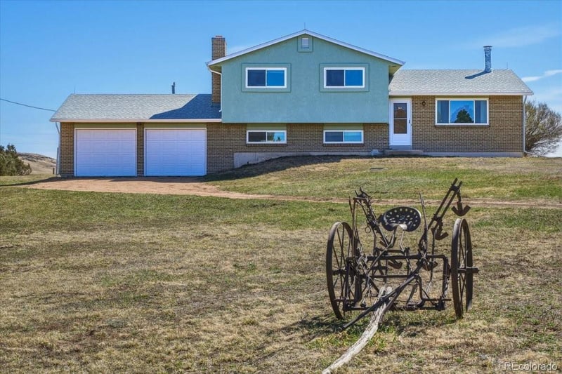 12720 Mesa View Rd, Larkspur, CO 80118