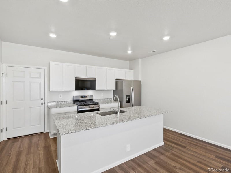 1600 Riverplace Dr #2, Windsor, CO 80550