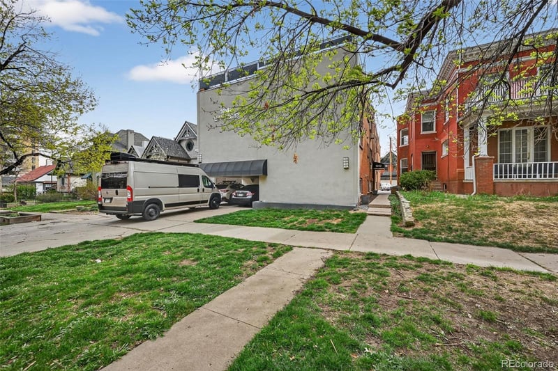 1242 Gaylord St #201, Denver, CO 80206