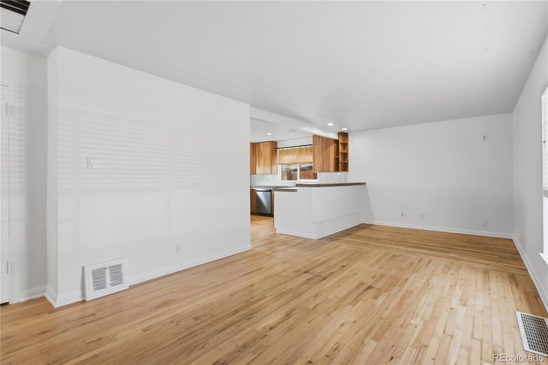 1364 Dayton St, Aurora, CO 80010