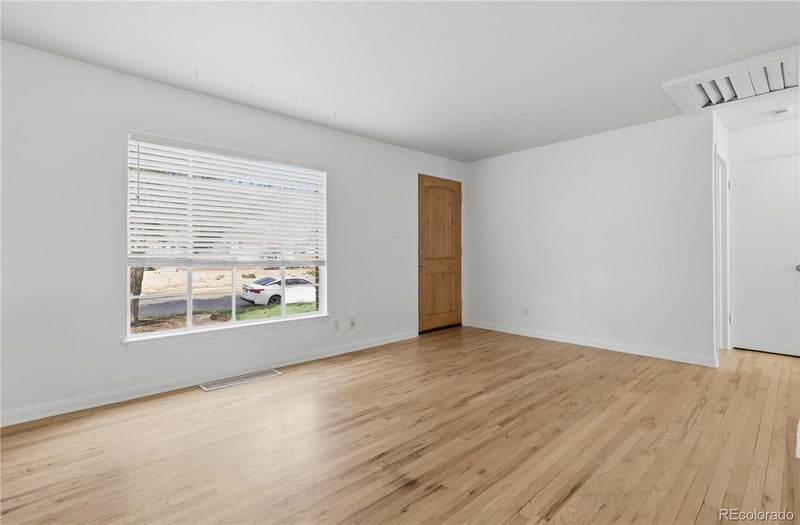 1364 Dayton St, Aurora, CO 80010