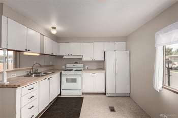 8201 S Santa Fe Dr Lot 194, Littleton, CO 80120