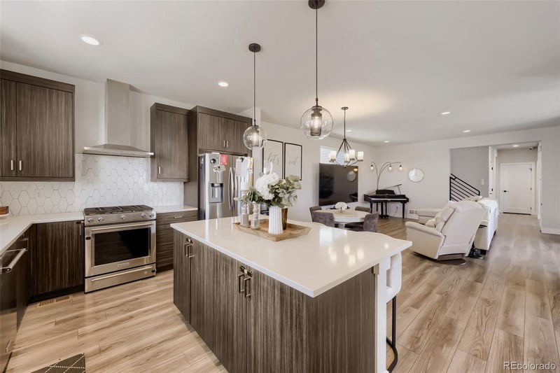 21681 60th Ave, Aurora, CO 80019